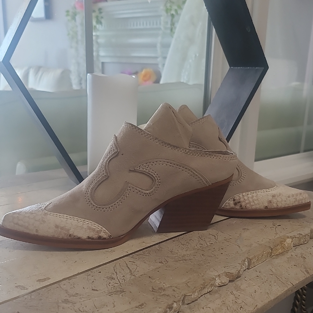 Stylish Beige Ankle Boots
